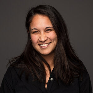 Lei Hookano Smiling Picture>
</div>
<div class=