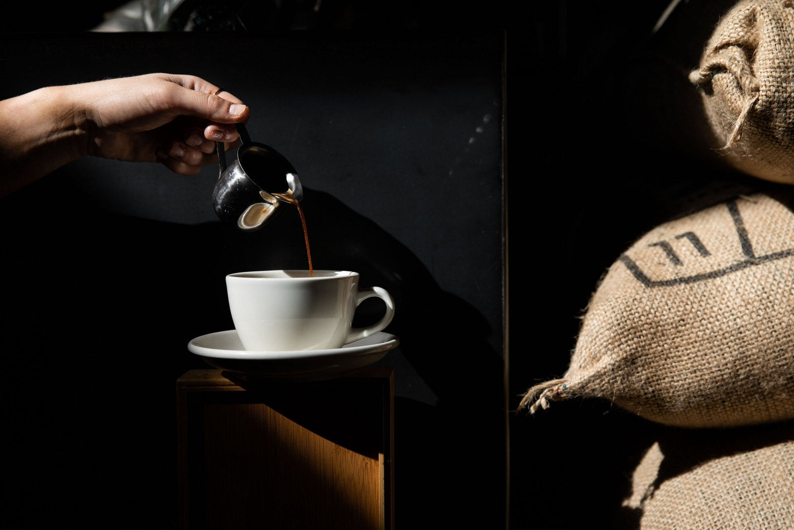 How To Make Americano - The Expert's Guide to Making Americano Coffee - Common Room Roasters