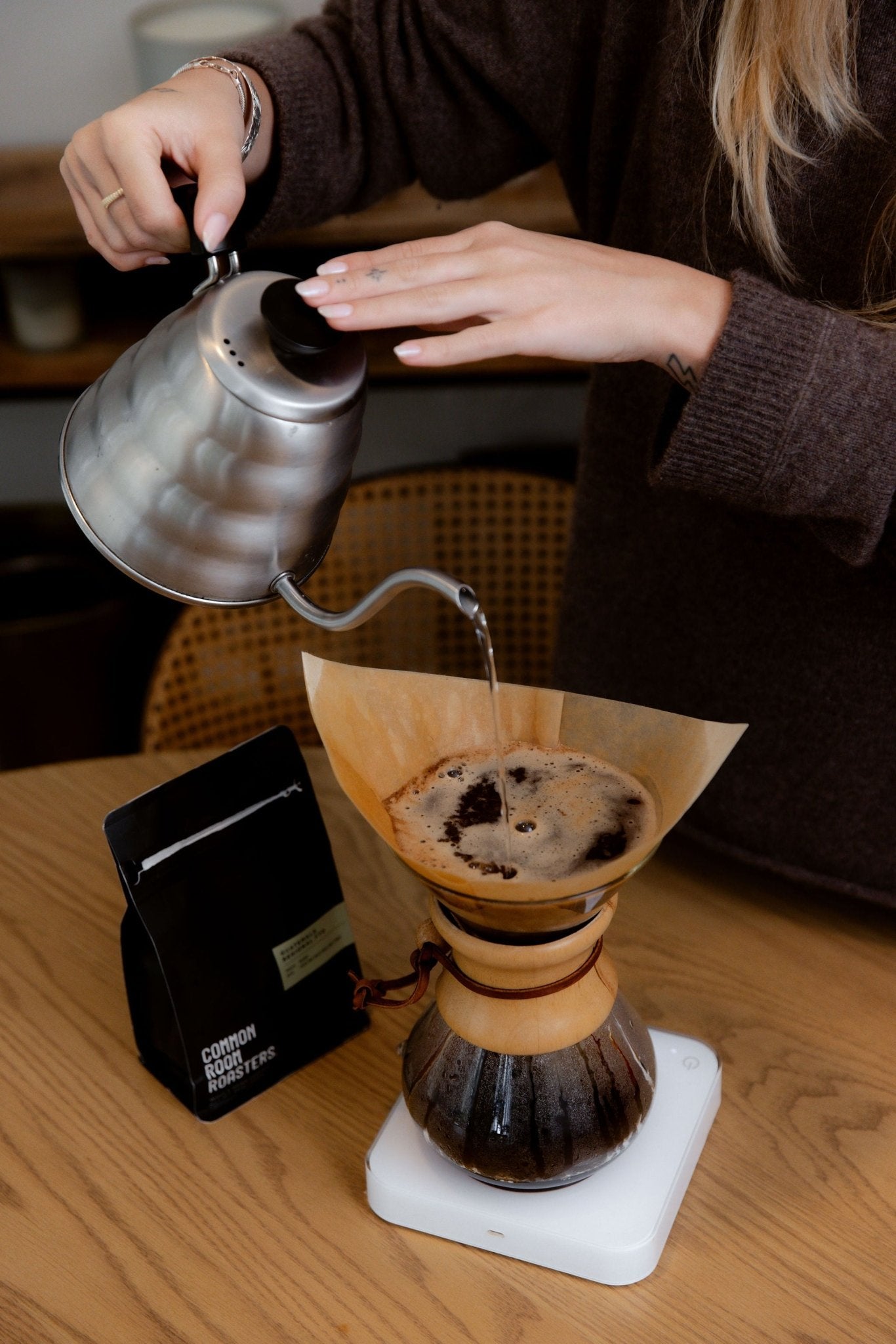 Chemex 6 Cup Classic | Elegant Pour-Over Coffee Maker | CRR